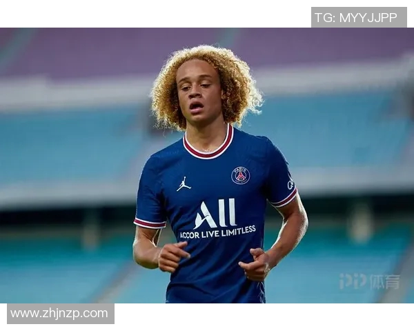 哈维西蒙斯：新星崛起的足球天才与未来之路探索