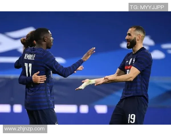 奎仑斯与阿劳激战正酣谁能在这场对决中笑到最后