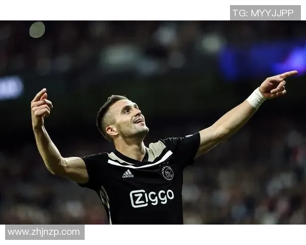 欧冠新球科技揭秘内置芯片实时监测射门数据提升比赛分析精度